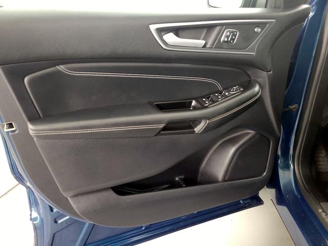 Photo of 2020 Green Ford Edge