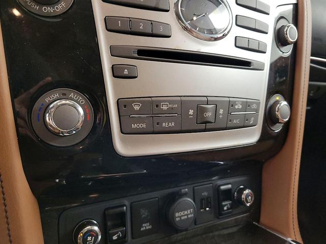 Photo of 2018 Tan INFINITI QX80
