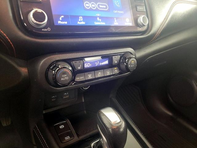Photo of 2021 Red Nissan Kicks