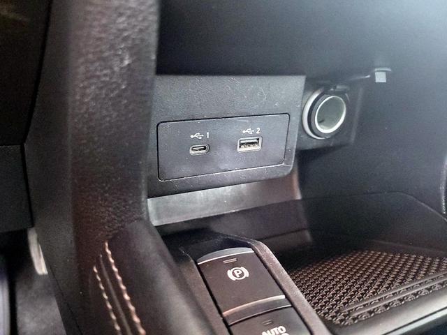 Photo of 2021 Red Nissan Kicks