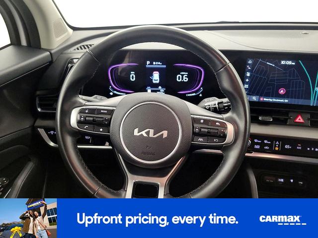 Photo of 2023 White Kia Sportage