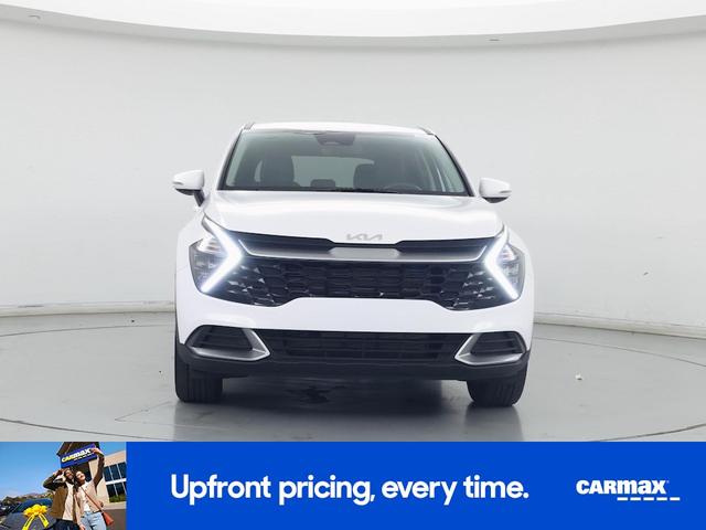 Photo of 2023 White Kia Sportage