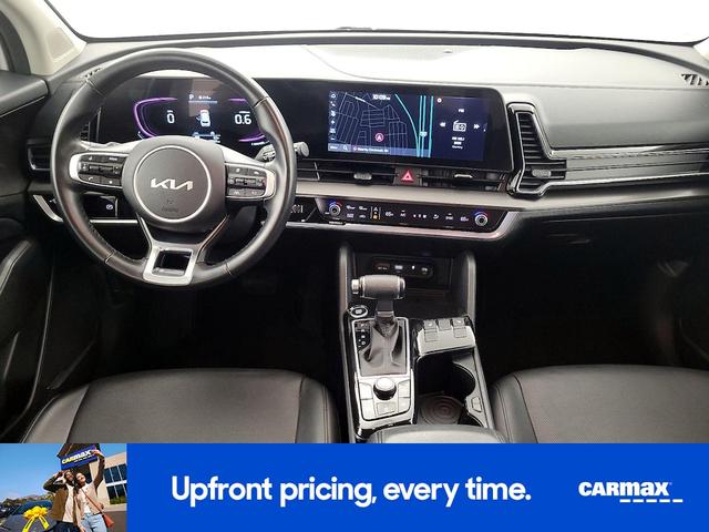 Photo of 2023 White Kia Sportage