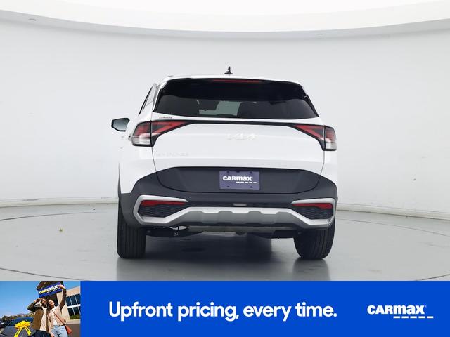 Photo of 2023 White Kia Sportage