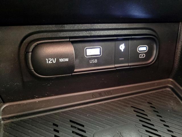 Photo of 2023 White Kia Sportage