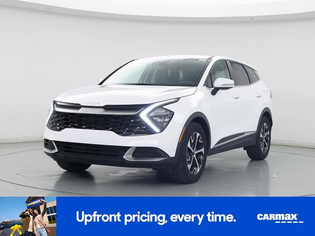 Photo of 2023 White Kia Sportage