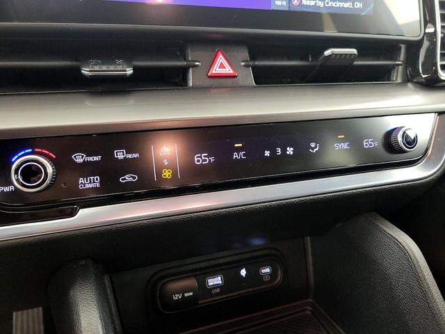 Photo of 2023 White Kia Sportage