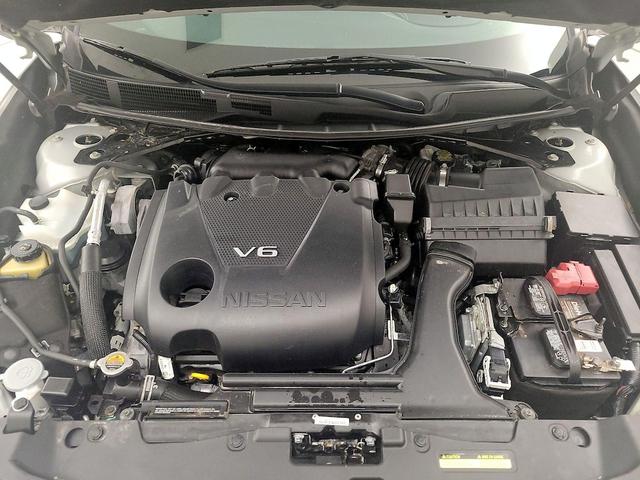 Photo of 2018 Silver Nissan Maxima