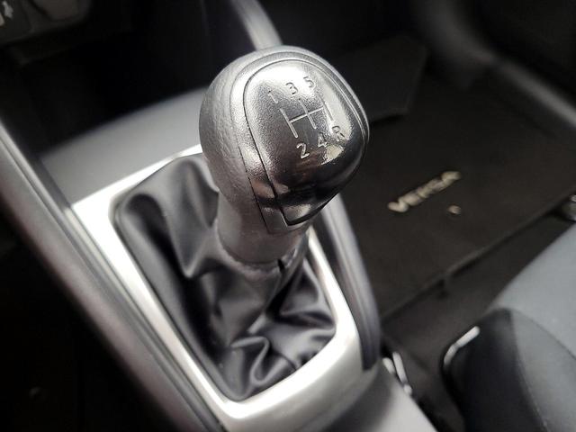Photo of 2023 White Nissan Versa