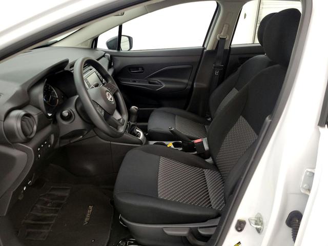 Photo of 2023 White Nissan Versa