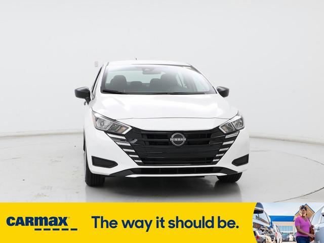 Photo of 2023 White Nissan Versa