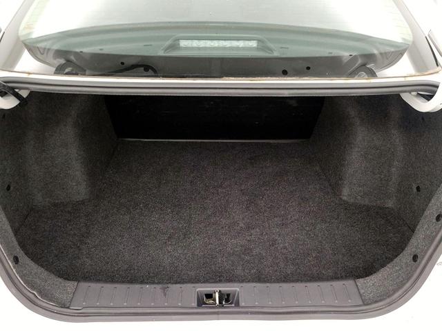 Photo of 2023 White Nissan Versa