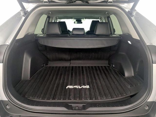 Photo of 2022 Gray Toyota RAV4 Hybrid