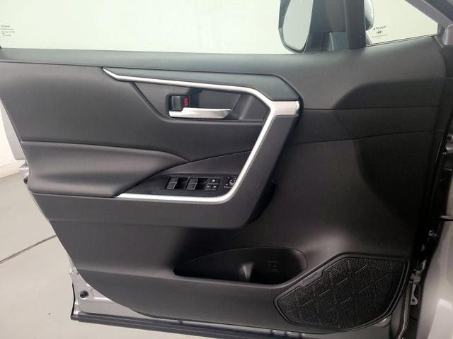 Photo of 2022 Gray Toyota RAV4 Hybrid