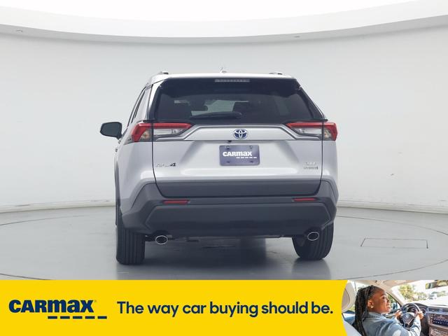 Photo of 2022 Gray Toyota RAV4 Hybrid