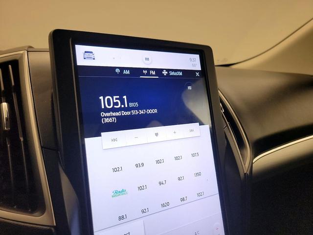 Photo of 2022 Black Ford Edge