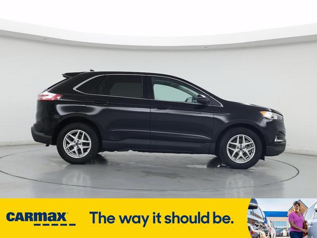 Photo of 2022 Black Ford Edge