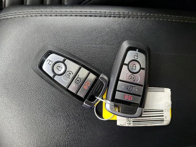 Photo of 2022 Black Ford Edge