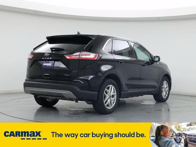 Photo of 2022 Black Ford Edge