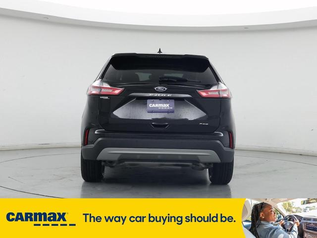 Photo of 2022 Black Ford Edge