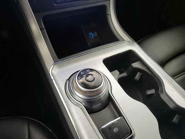 Photo of 2022 Black Ford Edge