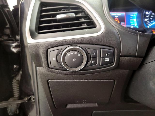 Photo of 2022 Black Ford Edge