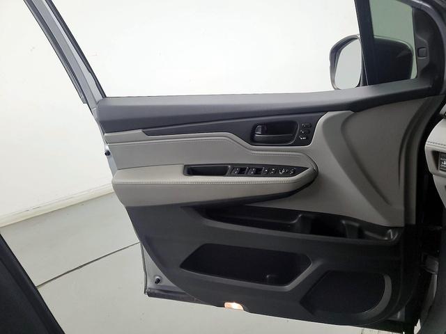 Photo of 2018 Silver Honda Odyssey