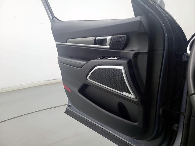 Photo of 2022 Blue Kia Telluride