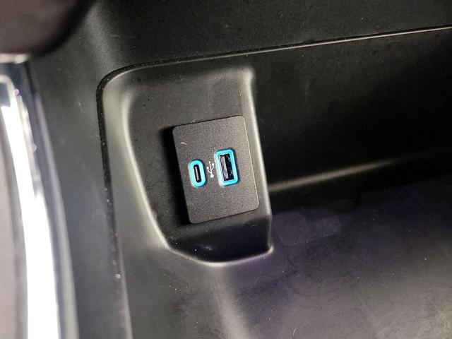 Photo of 2023 White Ford F-150