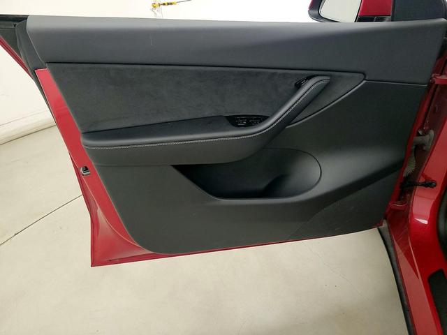 Photo of 2021 Red Tesla Model Y