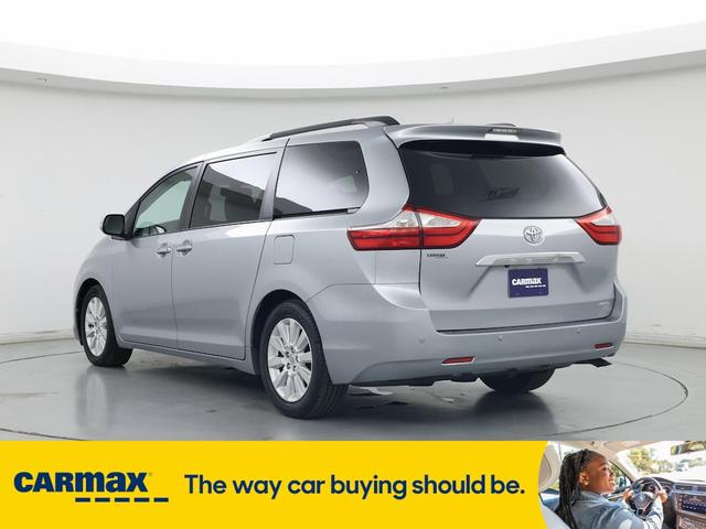 Photo of 2015 Silver Toyota Sienna