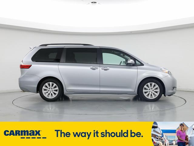 Photo of 2015 Silver Toyota Sienna