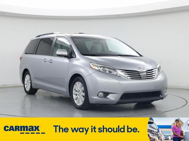 Photo of 2015 Silver Toyota Sienna