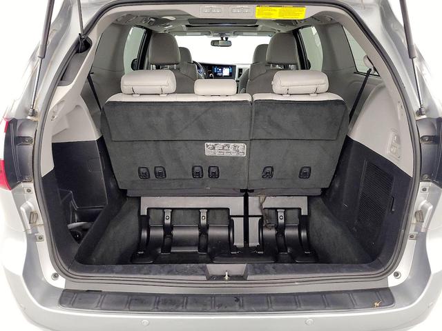 Photo of 2015 Silver Toyota Sienna