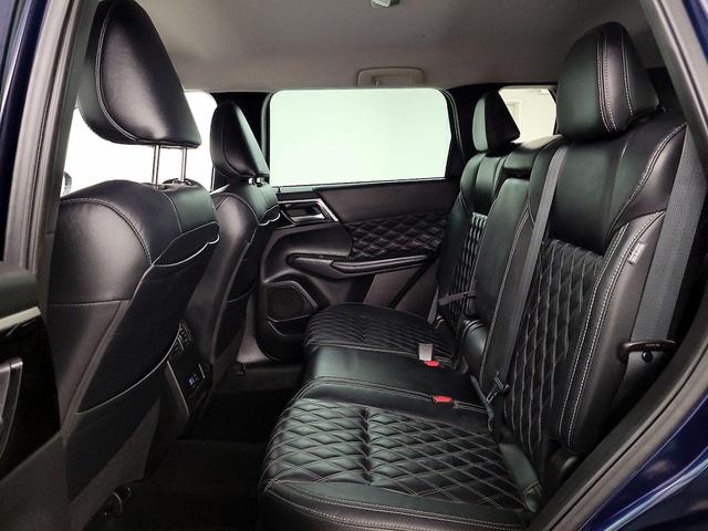 Photo of 2022 Blue Mitsubishi Outlander
