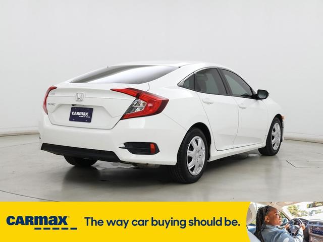Photo of 2018 White Honda Civic