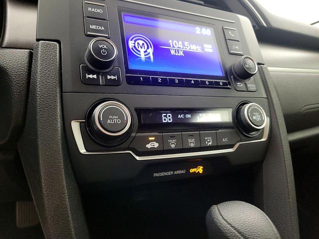 Photo of 2018 White Honda Civic