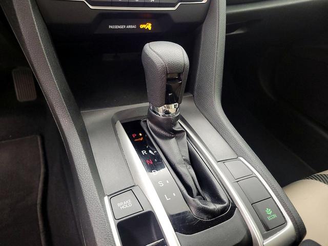 Photo of 2018 White Honda Civic