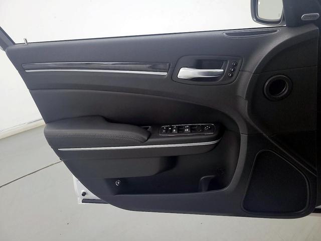 Photo of 2023 White Chrysler 300