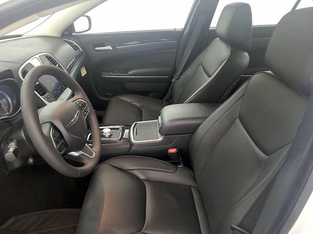 Photo of 2023 White Chrysler 300