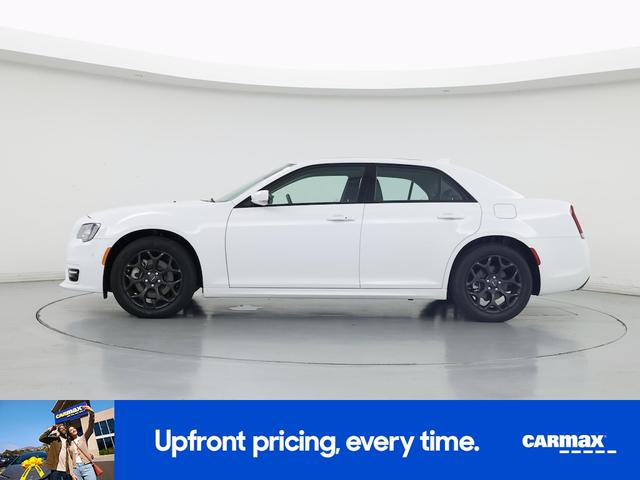 Photo of 2023 White Chrysler 300