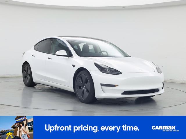 Photo of 2021 White Tesla Model 3