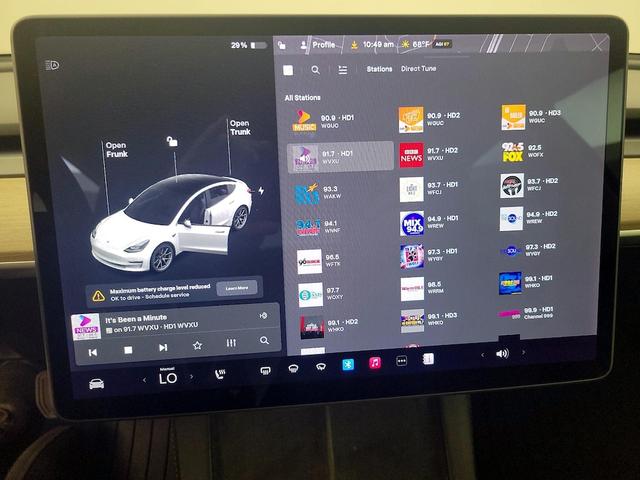 Photo of 2021 White Tesla Model 3
