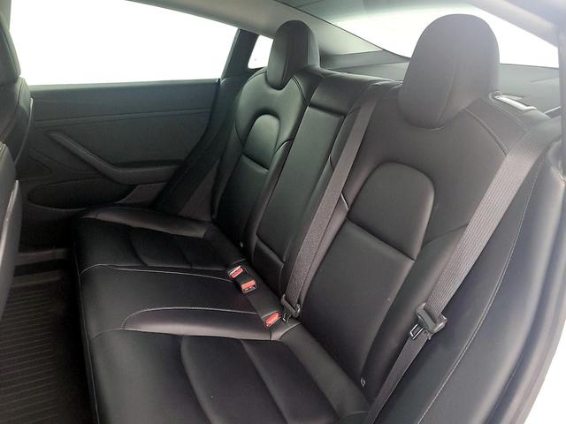 Photo of 2021 White Tesla Model 3