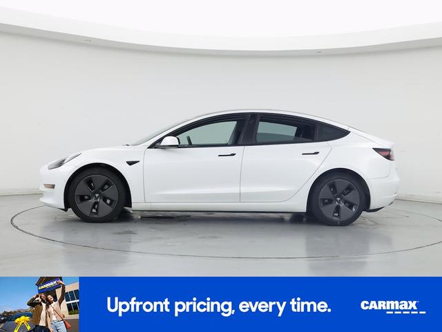 Photo of 2021 White Tesla Model 3