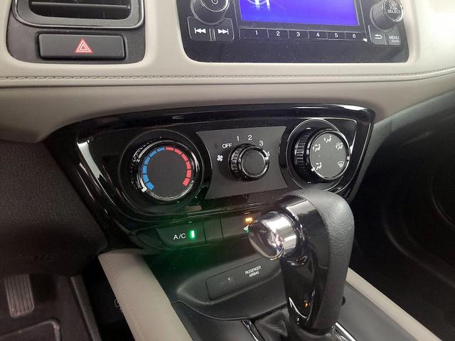 Photo of 2022 White Honda HR-V