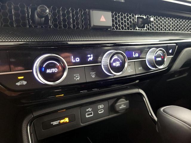 Photo of 2023 Black Honda CR-V Hybrid