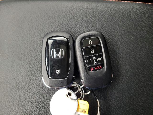 Photo of 2023 Black Honda CR-V Hybrid