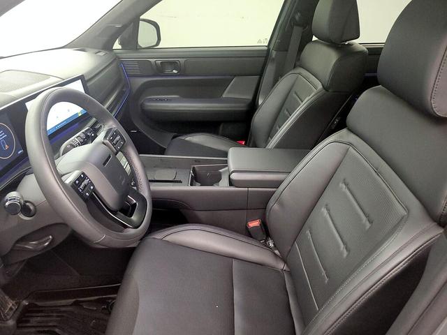 Photo of 2024 Gray Hyundai SANTA FE