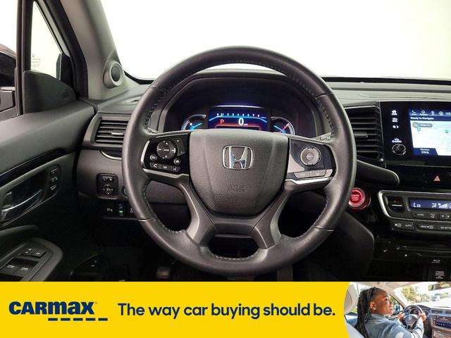 Photo of 2022 White Honda Pilot